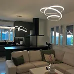 Boho Escape - Jacuzzi & Sea View דירה