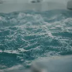 Boho Escape - Jacuzzi & Sea View דירה *